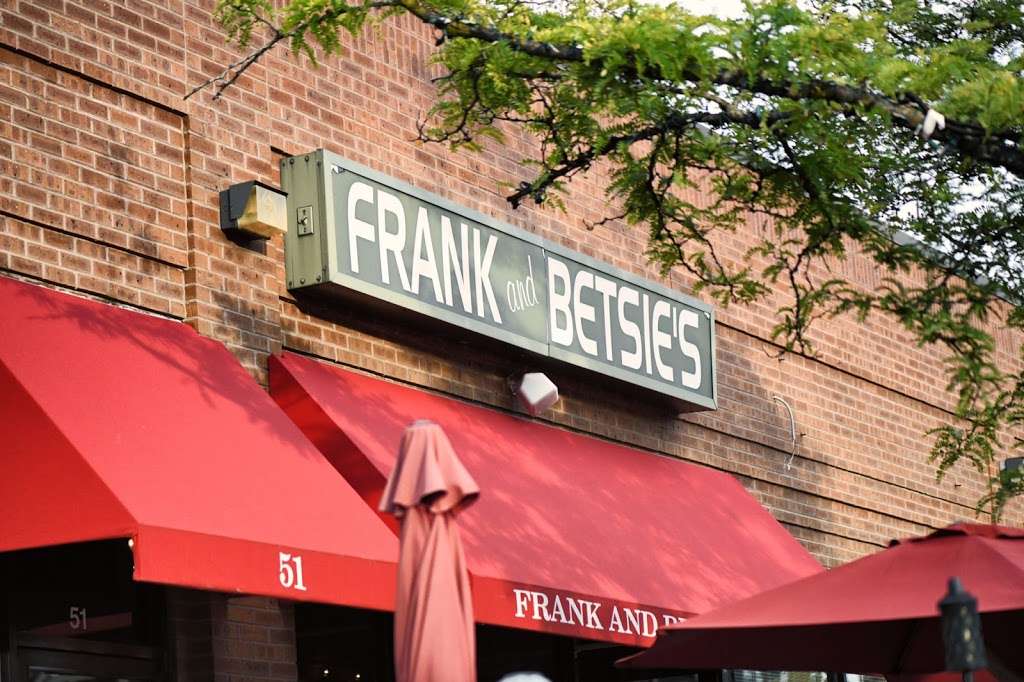 Frank & Betsies Restaurant | 51 Green Bay Rd, Glencoe, IL 60022, USA | Phone: (847) 446-0404