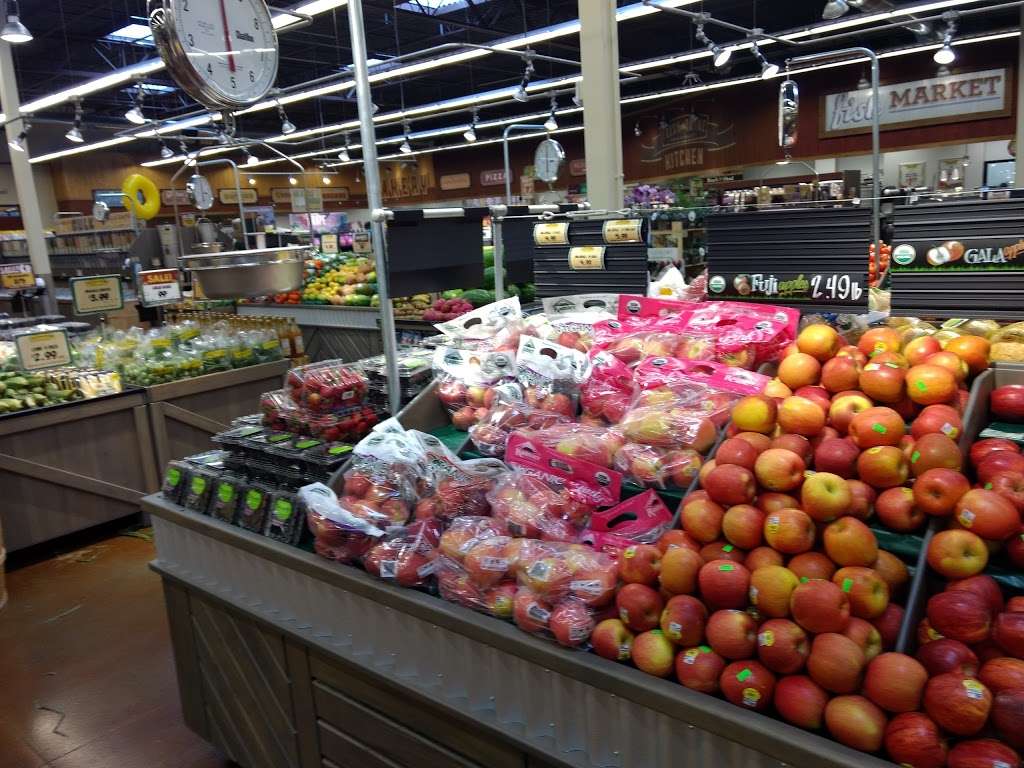 Fresh Thyme Farmers Market | 3600 W 3rd St, Bloomington, IN 47404, USA | Phone: (812) 558-7208