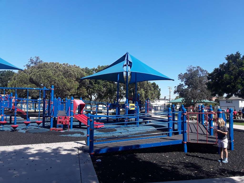 Polliwog Park Dog Park - Manhattan Beach, CA 90266, USA - BusinessYab