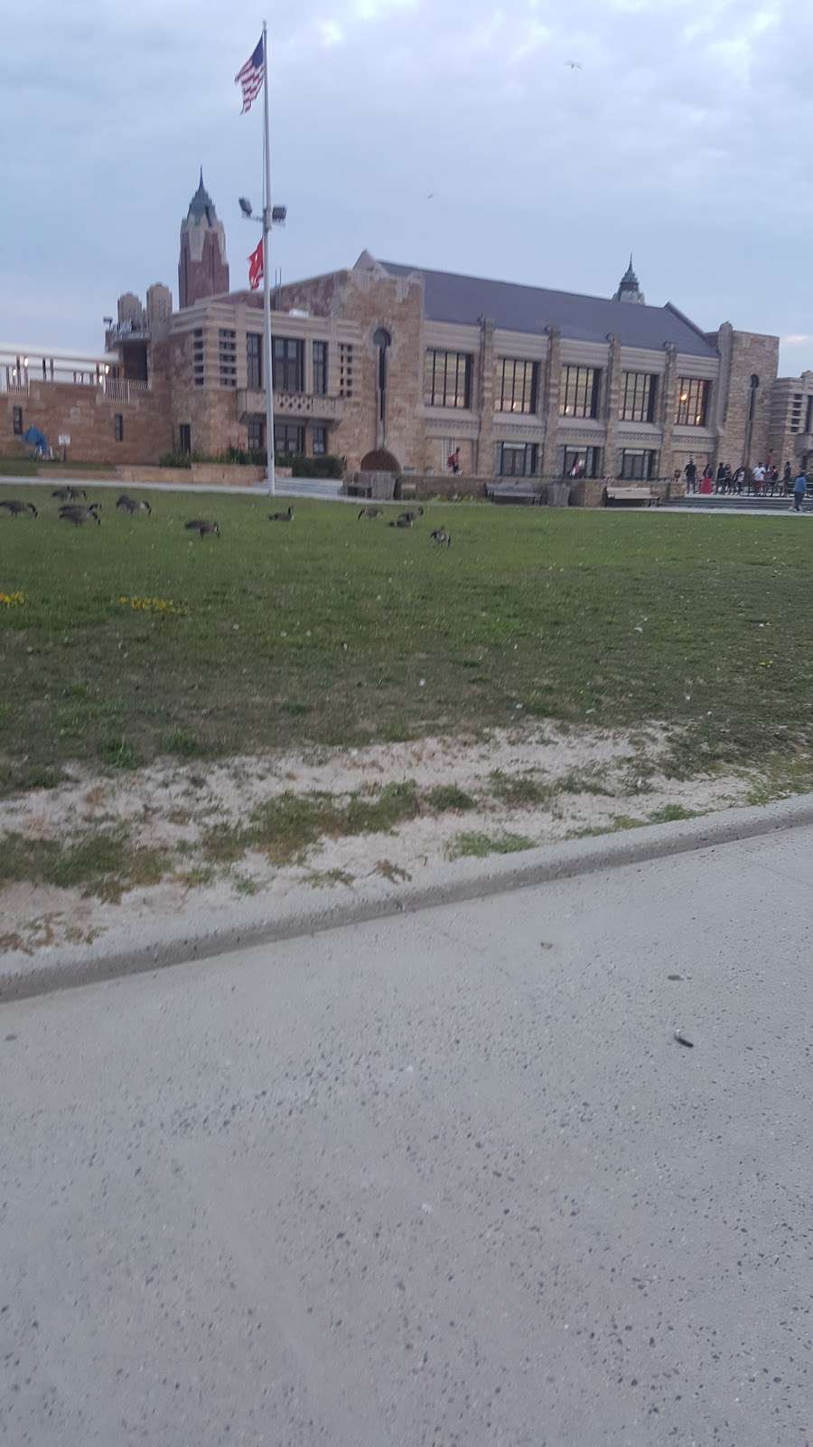 Beach House | 145 Inwood Ave, Point Lookout, NY 11569, USA | Phone: (516) 632-9926