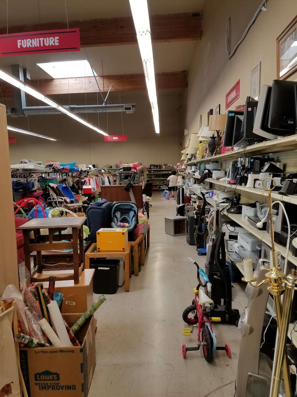 Thrift Center, 29498 Mission Blvd, Hayward, CA 94544