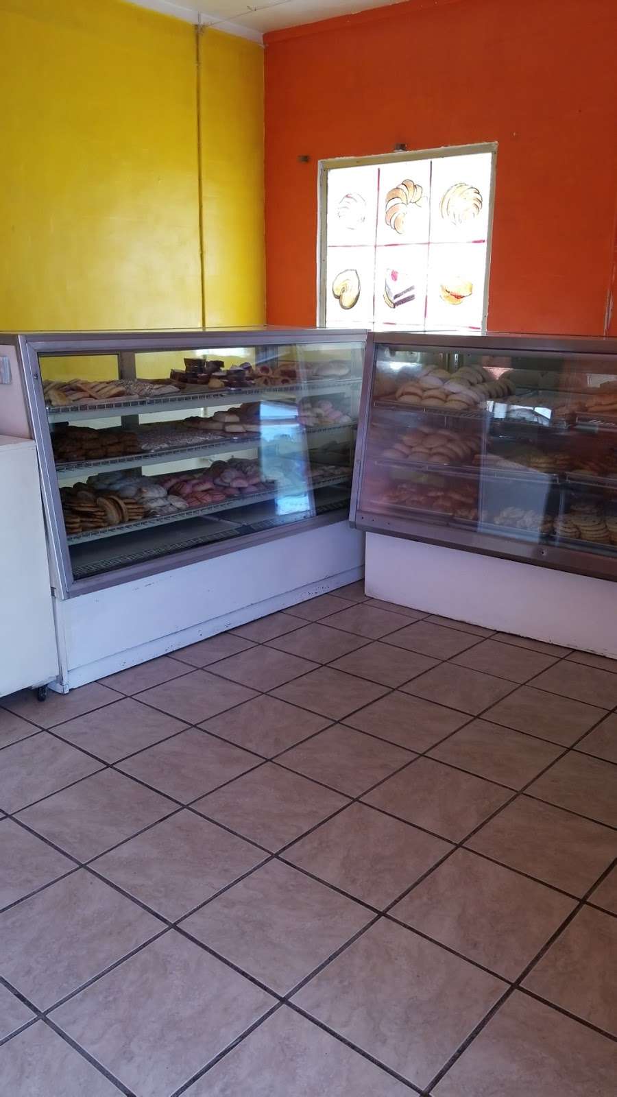 Panaderia Azteca | 11398 Bartlett Ave, Adelanto, CA 92301, USA | Phone: (760) 246-4009