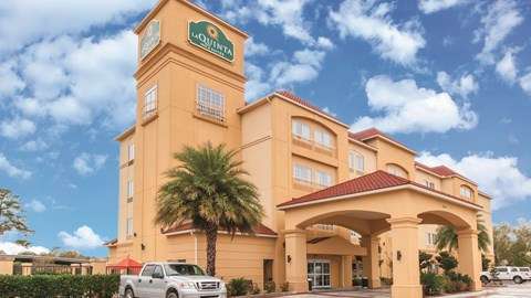 La Quinta Inn & Suites Houston Bush Intl Airport E | 18201 Kenswick Dr, Humble, TX 77338 | Phone: (281) 446-1300