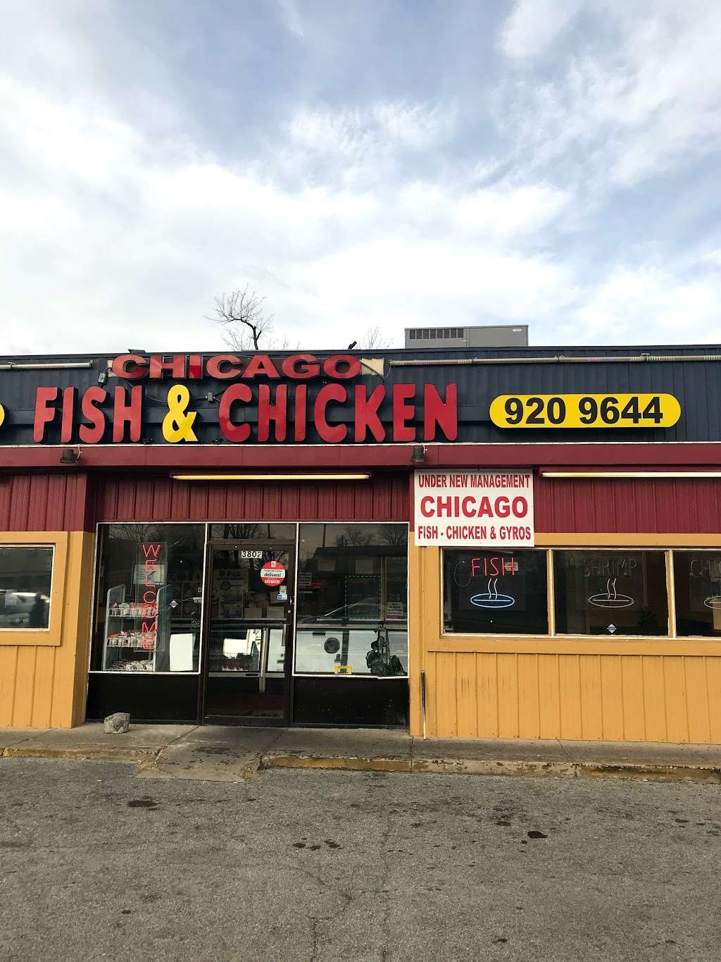 Chicago fish and chicken | 3802 N Kenwood Ave, Indianapolis, IN 46208, USA | Phone: (317) 920-9644