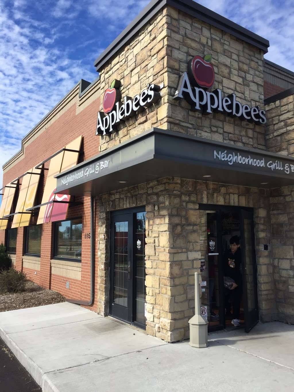 Applebees Grill + Bar | 6950 75th St, Kenosha, WI 53142, USA | Phone: (262) 942-7190