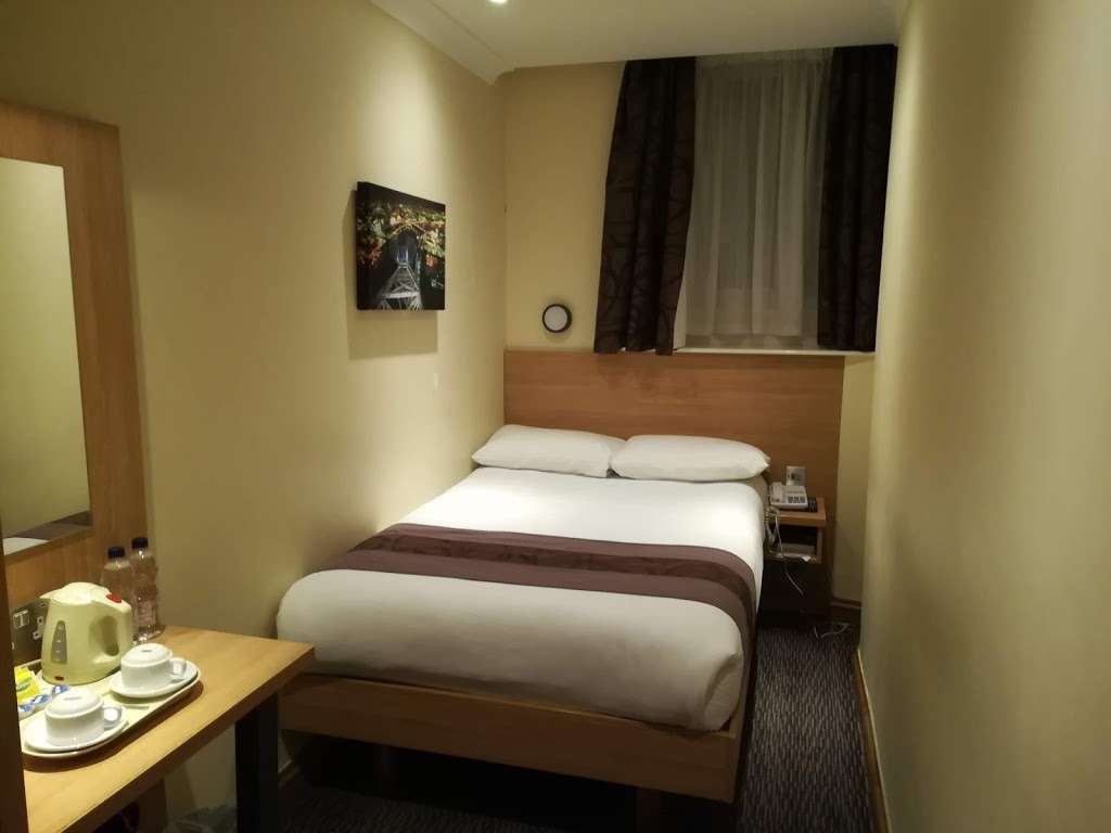 Comfort Inn Hyde Park | 73 Queensborough Terrace, London W2 3SU, UK | Phone: 020 7229 6424