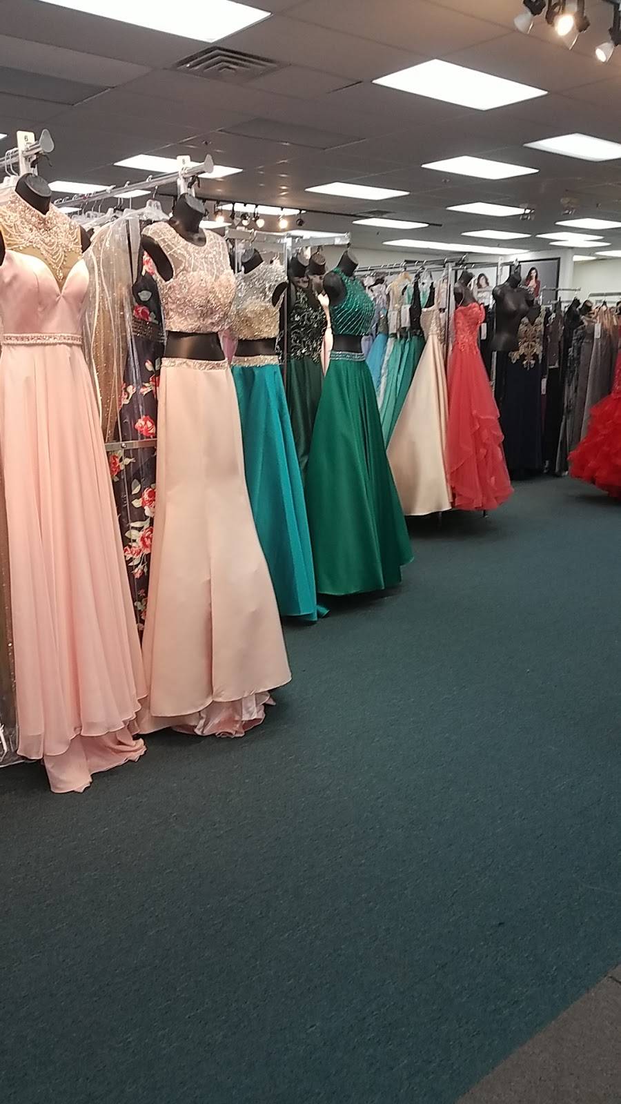 Minervas Bridal & Prom Outlet | 730 W Sand Lake Rd #120, Orlando, FL 32809, USA | Phone: (407) 250-5855