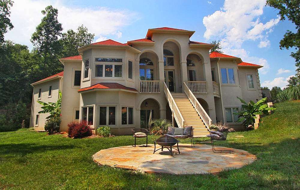 The Villa at Waters Edge | 170 Charity Ln, Belmont, NC 28012 | Phone: (443) 463-4046
