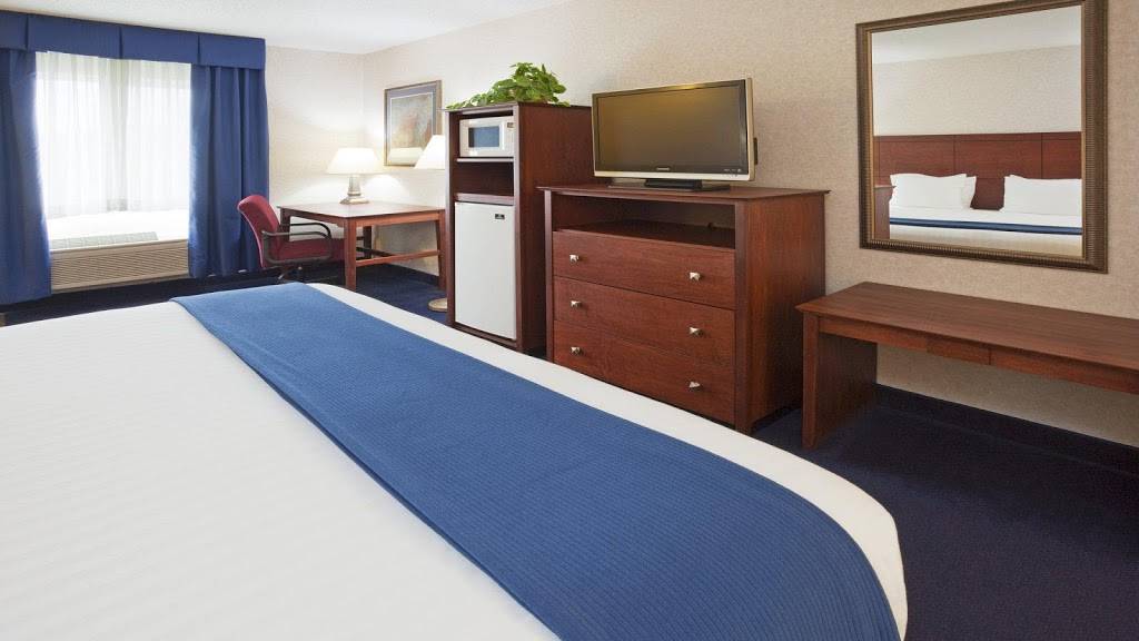 Holiday Inn Express Deforest (Madison Area) | 7184 Morrisonville Rd, DeForest, WI 53532, USA | Phone: (608) 846-8686