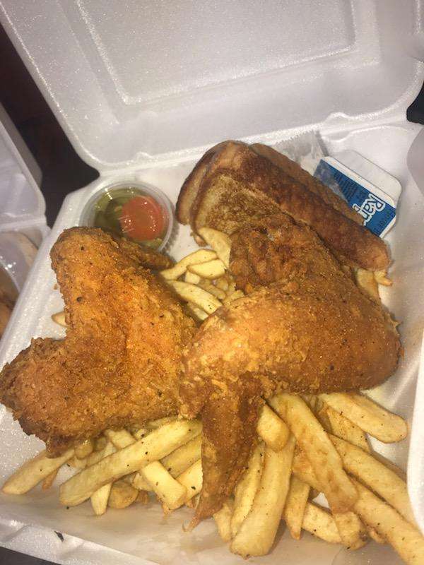 Bulleez fish and wing supreme | 901 N Polk St STE 330, DeSoto, TX 75115, USA | Phone: (972) 807-2223