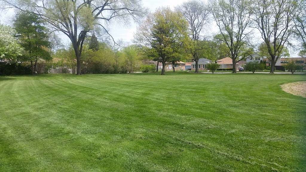 Walter J. Lauth Park | Skokie, IL 60076, USA