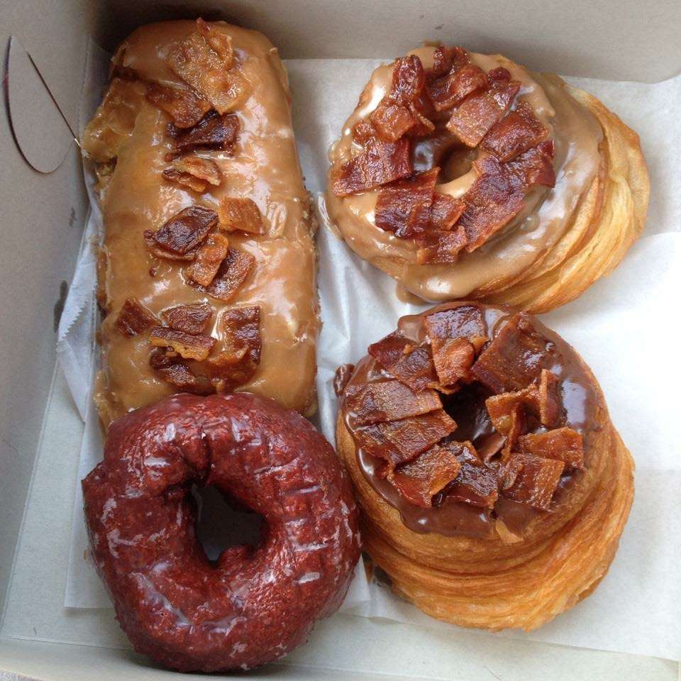 DKs Donuts Of Orange | 3744 E Chapman Ave, Orange, CA 92869, USA | Phone: (714) 633-5858