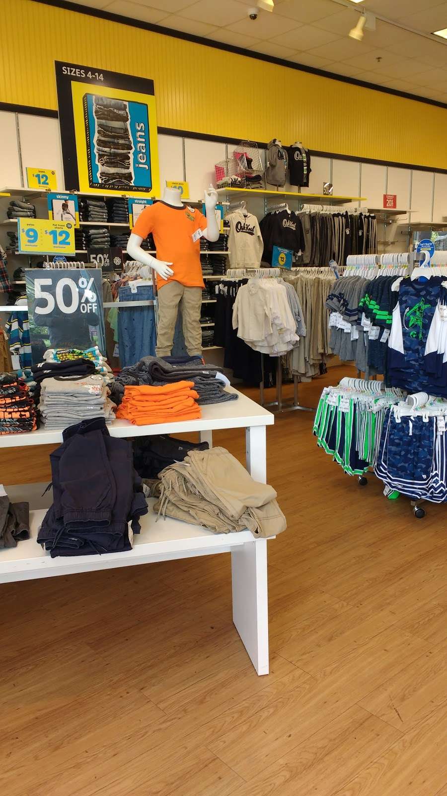 OshKosh Bgosh | 1829 Village West Pkwy ste t-101, Kansas City, KS 66111, USA | Phone: (913) 299-2205