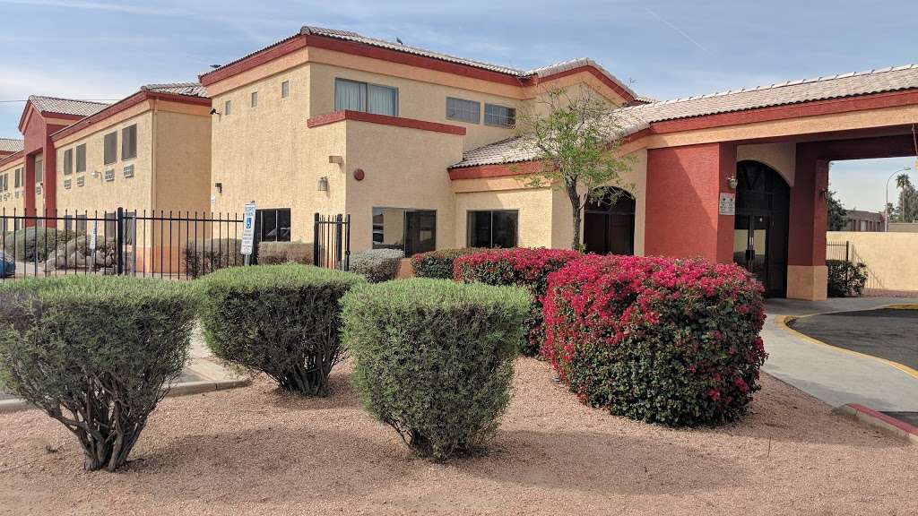 Budget Inn | 5259 W McDowell Rd, Phoenix, AZ 85035, USA | Phone: (602) 442-4420