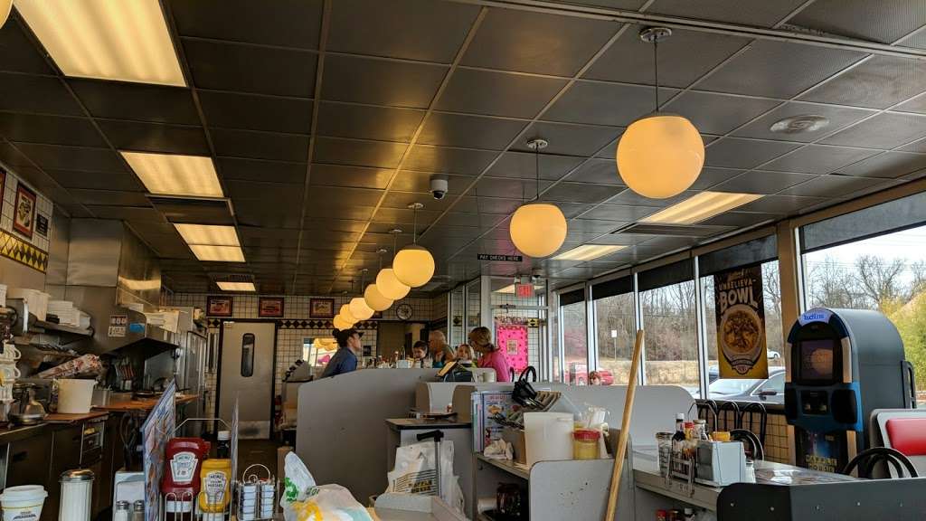 Waffle House | 1000 Foxcroft Ave, Martinsburg, WV 25401, USA | Phone: (304) 263-4509