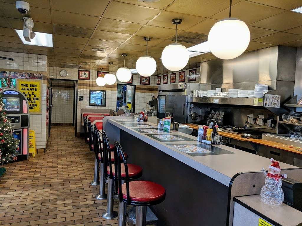 Waffle House | 10220 N. Us 31 &, I65, Taylorsville, IN 47280, USA | Phone: (812) 526-5201