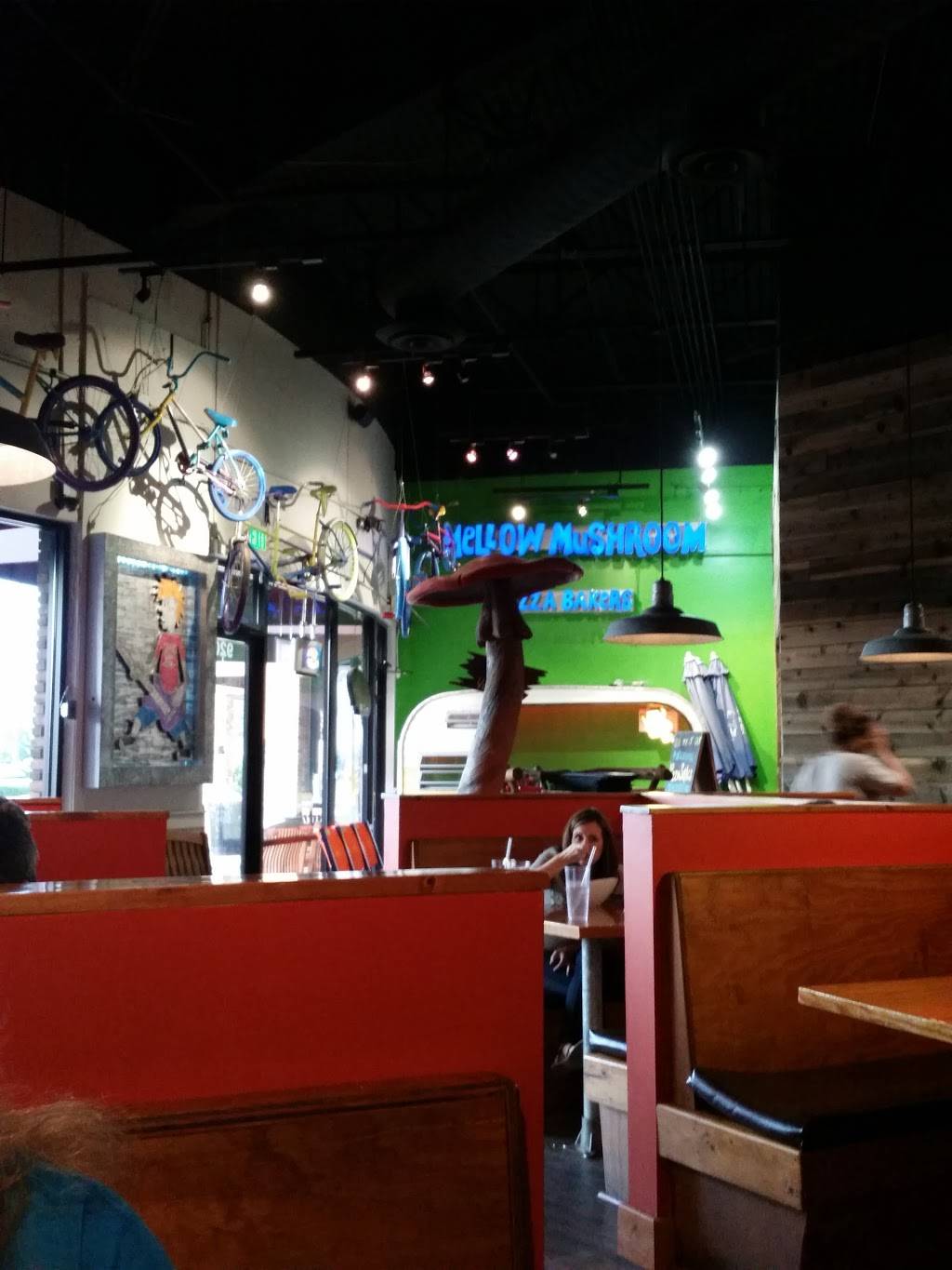 Mellow Mushroom Hoover | 920 Inverness Cors, Birmingham, AL 35242, USA | Phone: (205) 981-9914