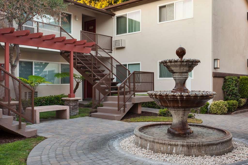 Lakewood Manor Apartments of Lakewood | 4907 1/4 Hayter Ave, Lakewood, CA 90712 | Phone: (562) 634-3642