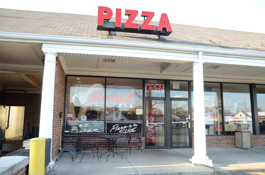 Roccos Pizza | 192 W Gartner Rd #168, Naperville, IL 60540 | Phone: (630) 369-8899