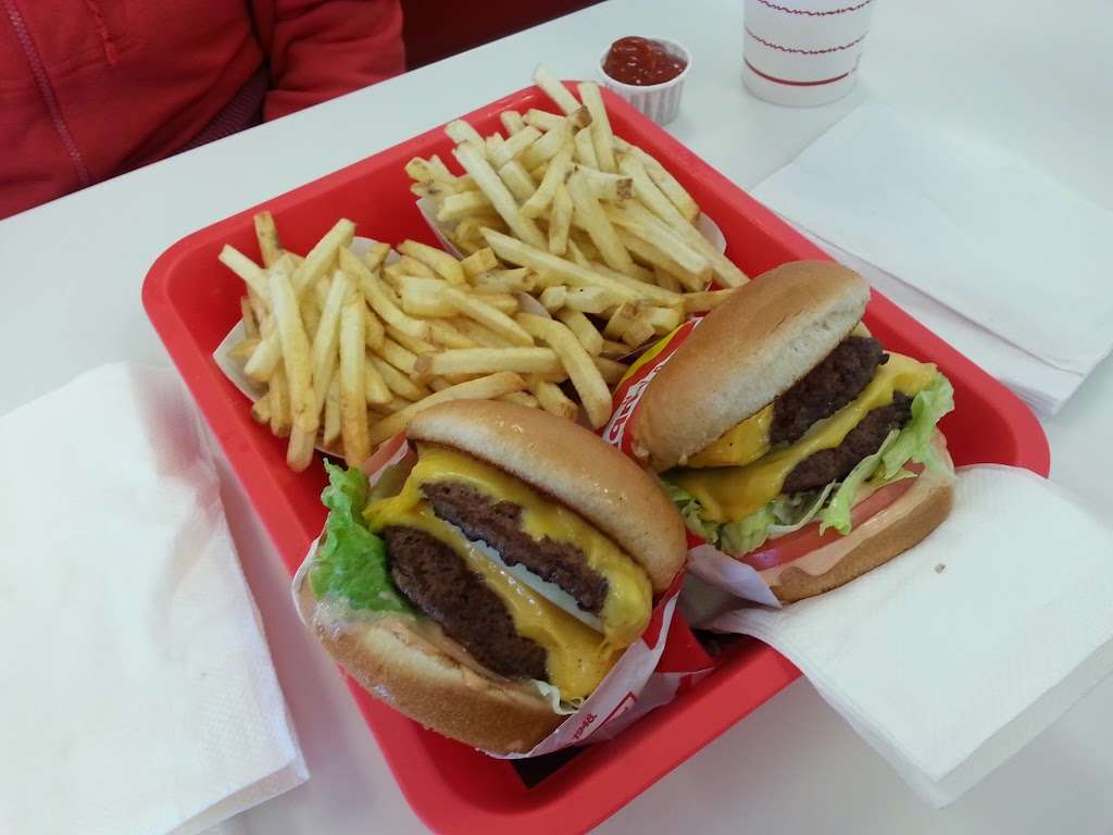 In-N-Out Burger | 1342 S Alma School Rd, Mesa, AZ 85210, USA | Phone: (800) 786-1000