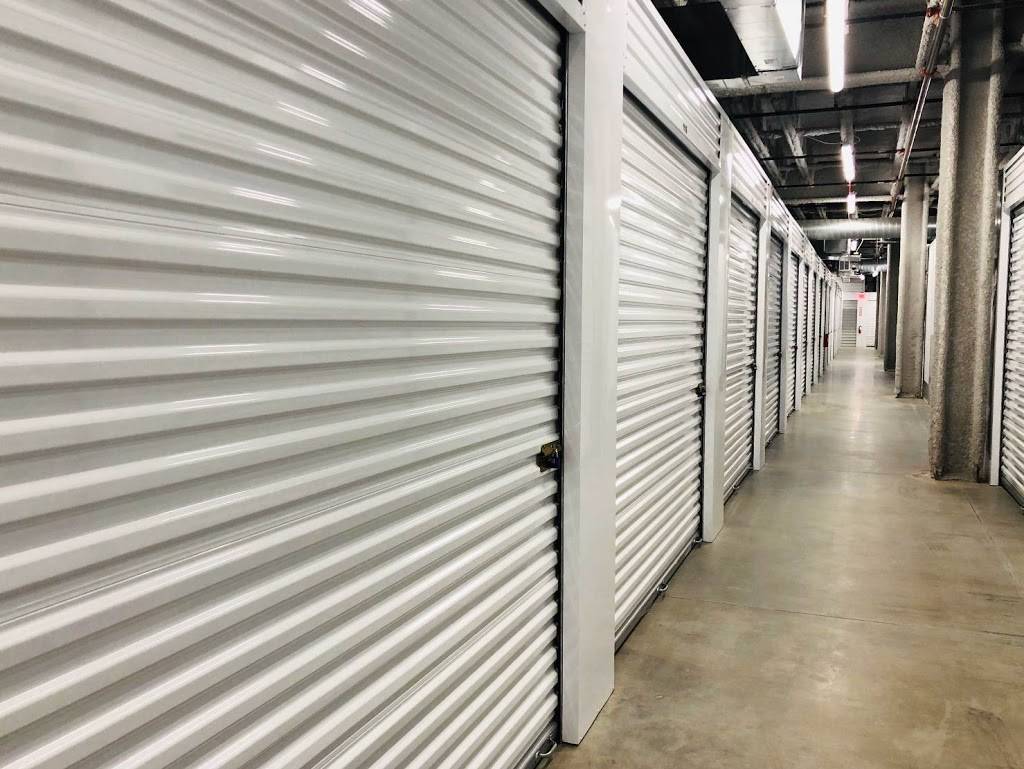 Public Storage | 207 Avery St, Dallas, TX 75208, USA | Phone: (972) 833-8223