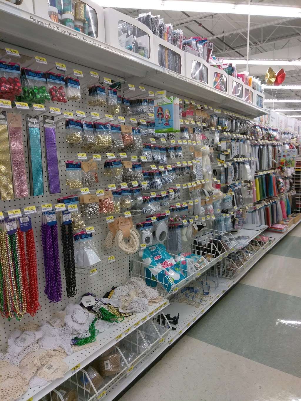 JOANN Fabrics and Crafts, 14350 Smoketown Rd, Woodbridge, VA 22192, USA