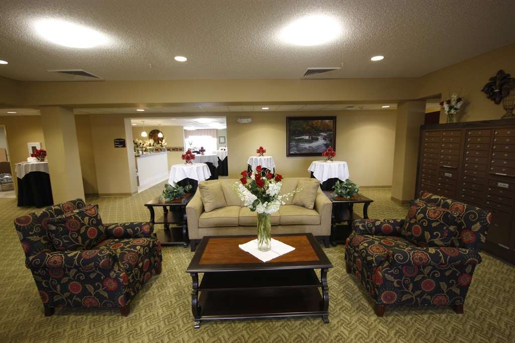 Crown Senior Living | 7960 Shadeland Ave, Indianapolis, IN 46250 | Phone: (317) 376-4639