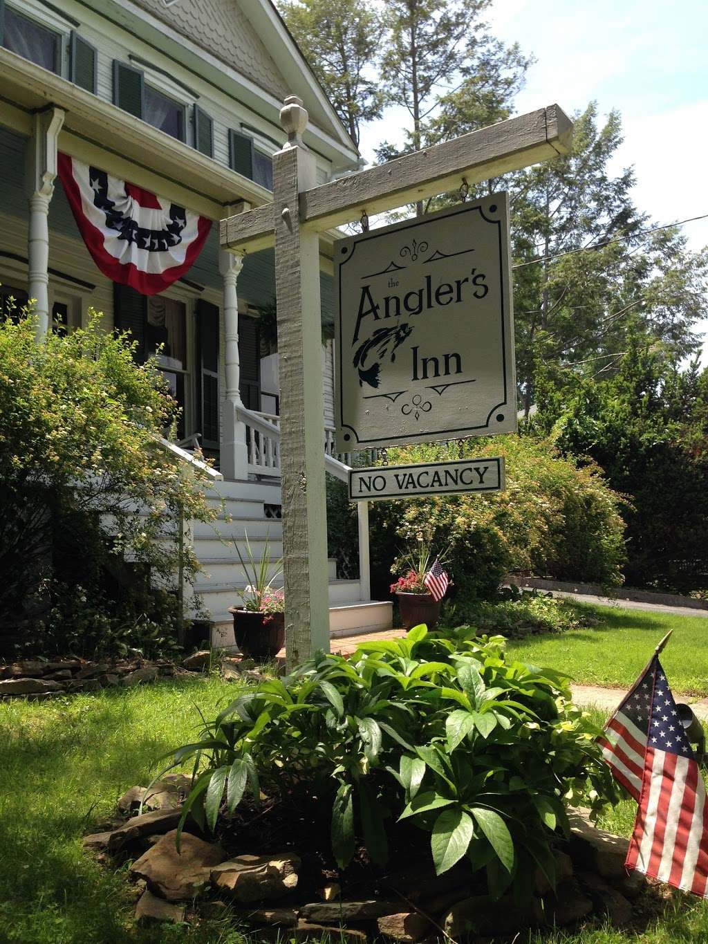 Anglers Inn | 867 Washington St, Harpers Ferry, WV 25425, USA | Phone: (304) 535-1239