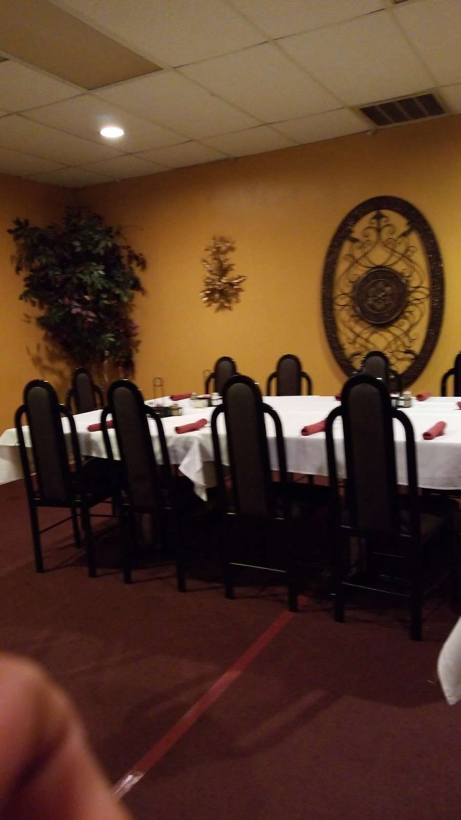 Giuseppes Restaurant | 8320 Louetta Rd # 160, Spring, TX 77379, USA | Phone: (281) 370-1112