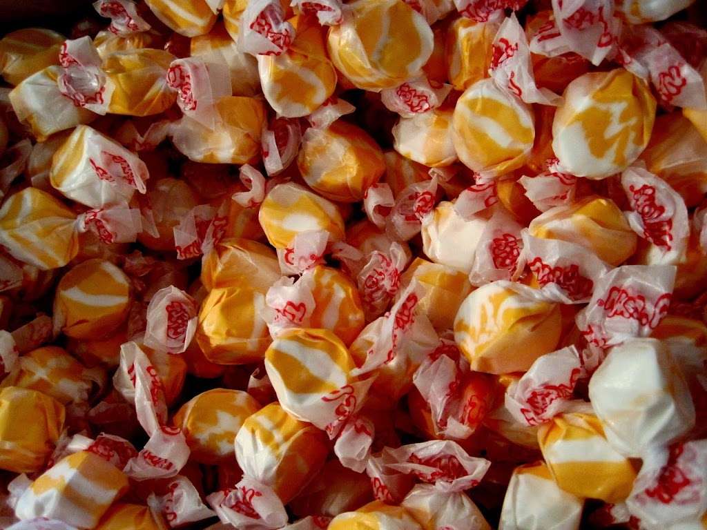 Half Moon Bay Salt Water Taffy | 270 Capistrano Rd UNIT 28, Half Moon Bay, CA 94019, USA | Phone: (650) 726-2284