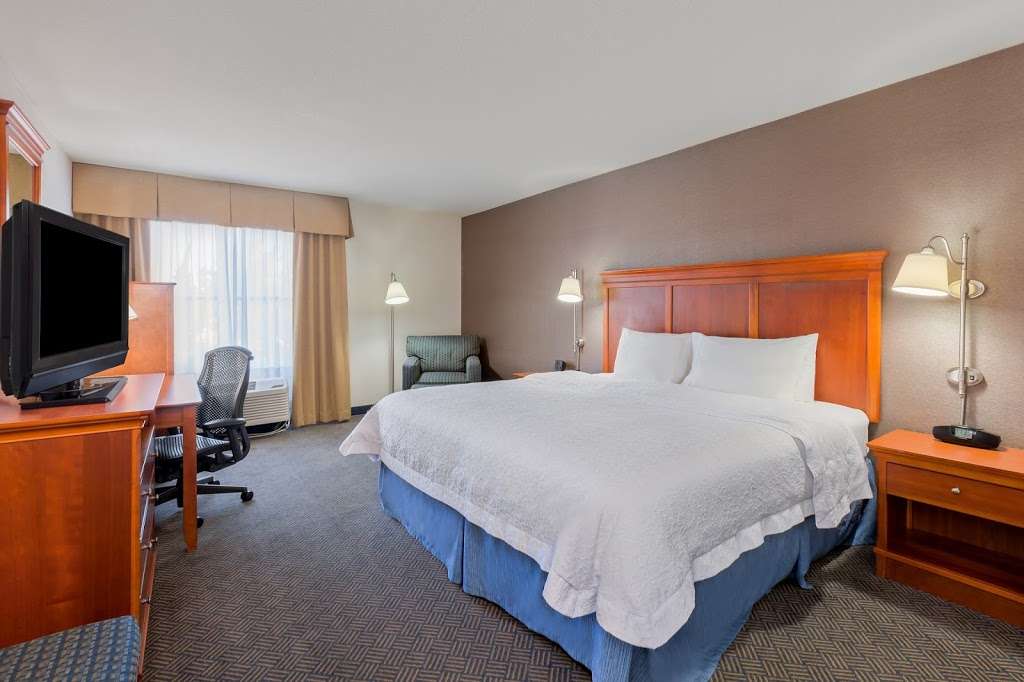 Hampton Inn San Marcos | 123 E Carmel St, San Marcos, CA 92078, USA | Phone: (760) 736-9249