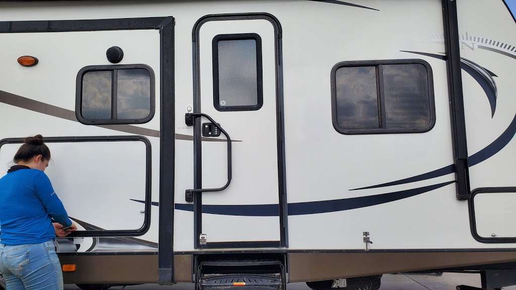 DeMontrond RV | 810 Interstate 45 S, Conroe, TX 77304, USA | Phone: (281) 462-5503