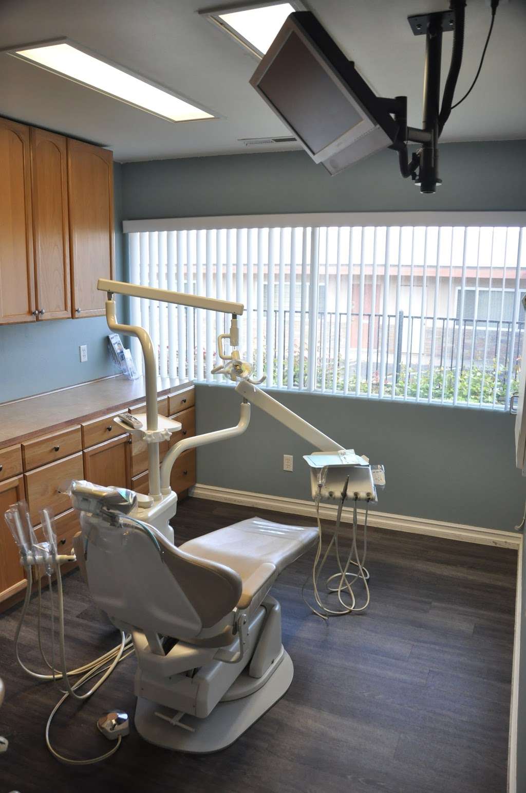 Dental Specialty Care | 44244 Division St, Lancaster, CA 93535 | Phone: (661) 942-6200