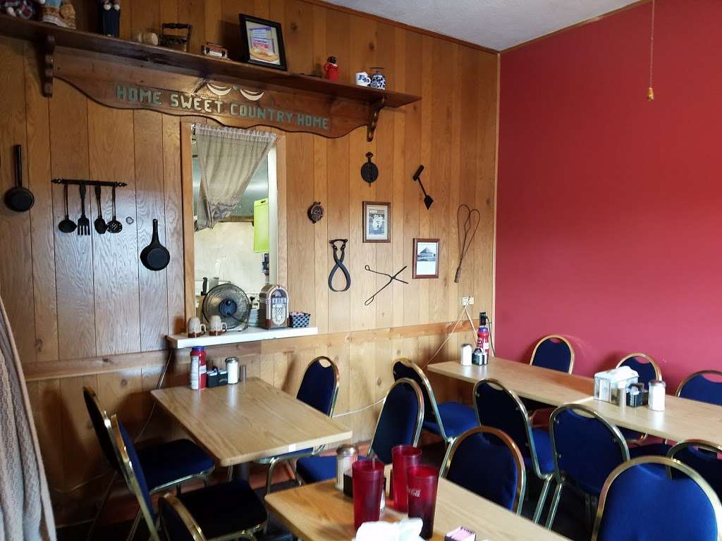 Country Diner | 4056 E Michigan Rd, Shelbyville, IN 46176, USA | Phone: (317) 398-3233