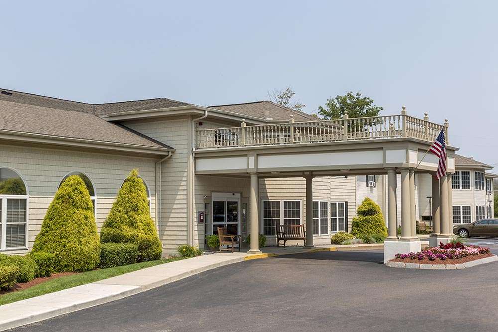 Benchmark Senior Living at Waltham Crossings | 126 Smith St, Waltham, MA 02451 | Phone: (781) 609-7996