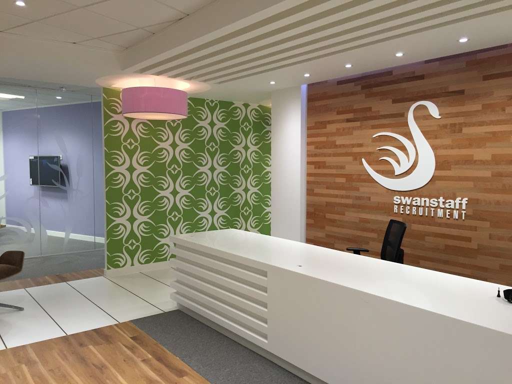 Swanstaff Recruitment Head Office | Crossways Business Park, Galleon Blvd, Dartford DA2 6QE, UK | Phone: 01322 618100