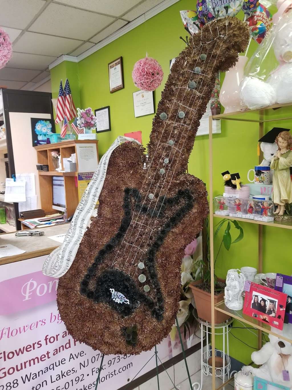 Pompton Lakes Florist in 288 Wanaque Ave, Pompton Lakes, NJ 07442, USA