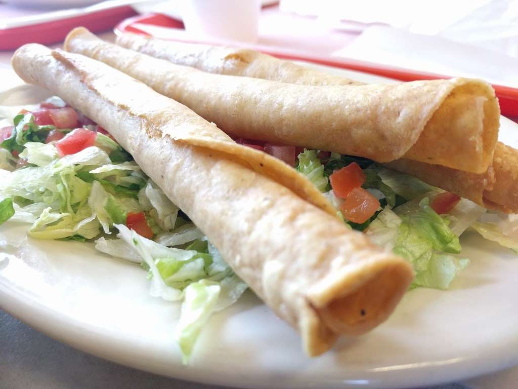 El Taquito Restaurant | 5053 Huntington Dr N, Los Angeles, CA 90032, USA | Phone: (323) 223-1649