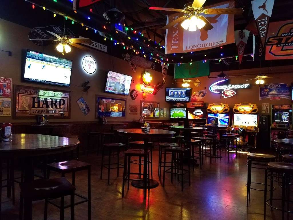 Tanners Bar & Grill- Shawnee | 22374 W 66th St, Shawnee, KS 66226, USA | Phone: (913) 745-8100