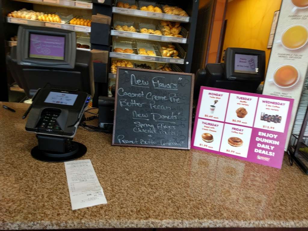 Dunkin Donuts | 825 Southern Artery, Quincy, MA 02169, USA | Phone: (617) 472-0752