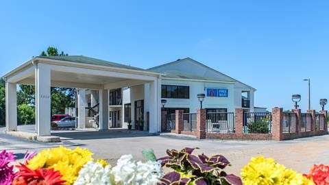 Motel 6 Concord - Kannapolis | 2808 Lane St, Kannapolis, NC 28083 | Phone: (704) 933-5080