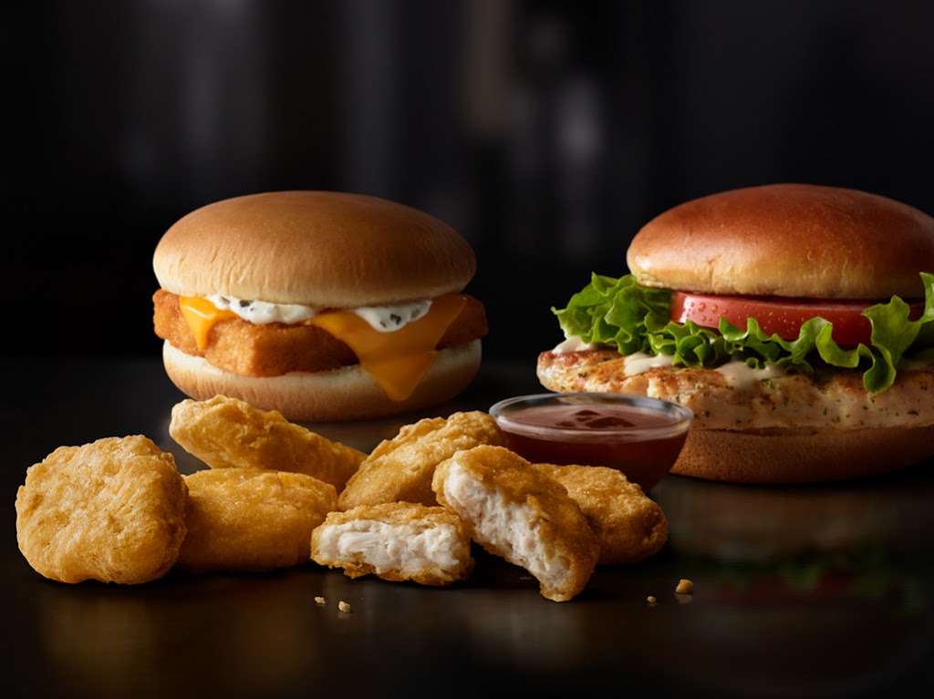 McDonalds | 2290 Randall Rd, Carpentersville, IL 60110, USA | Phone: (847) 836-0901