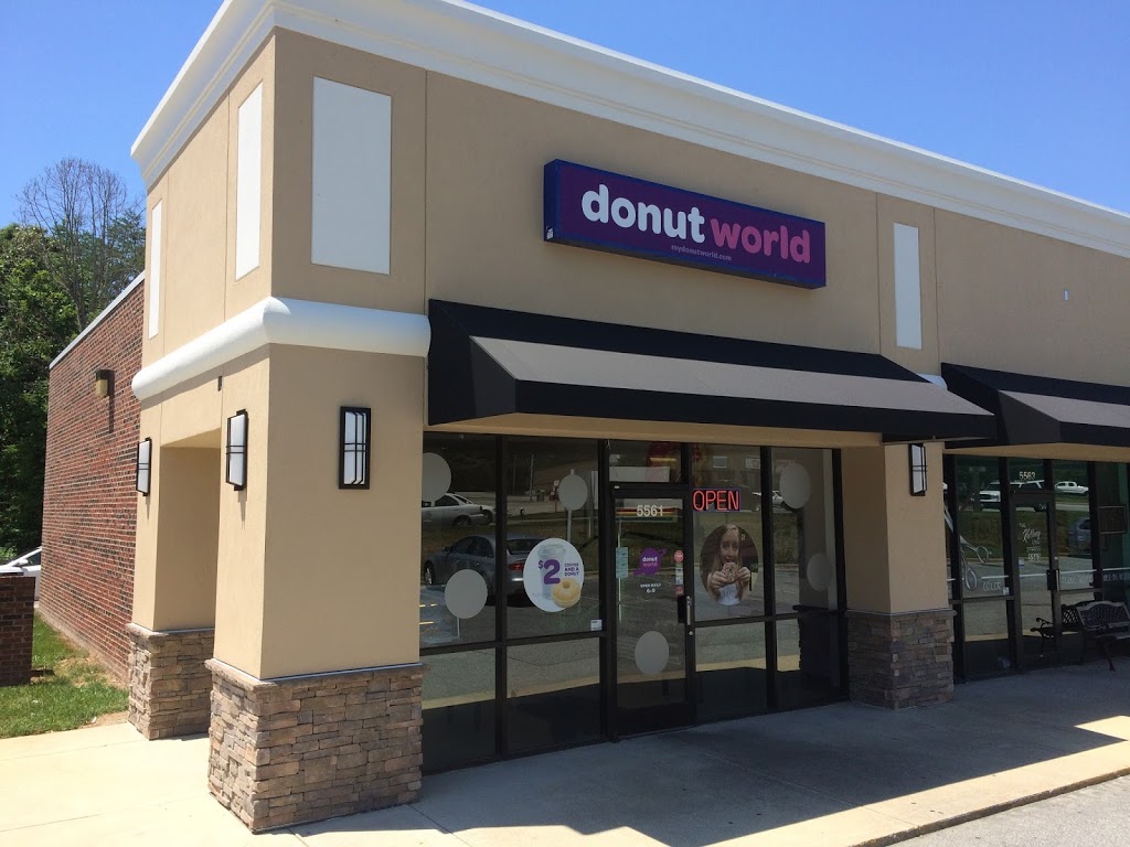 Donut World | 5561 W Market St, Greensboro, NC 27409, USA | Phone: (336) 315-0202