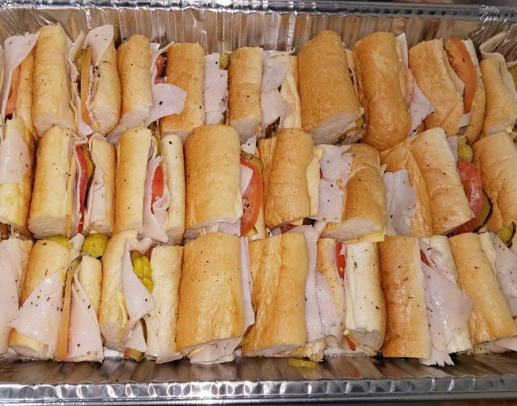 Haileys Hoagies | 1055 W 63rd St, Chicago, IL 60621, USA | Phone: (773) 424-4439