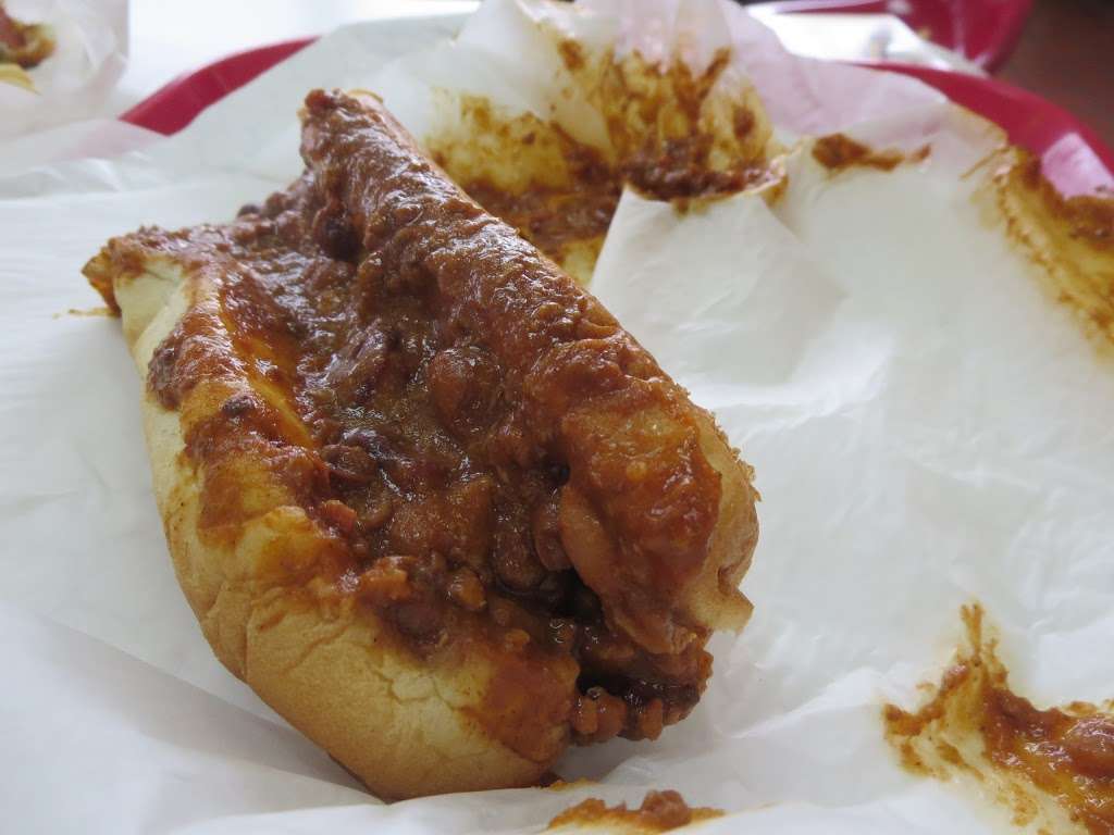 Lulus Hot Dogs | 1000 S Leavitt St, Chicago, IL 60612, USA | Phone: (312) 243-3444