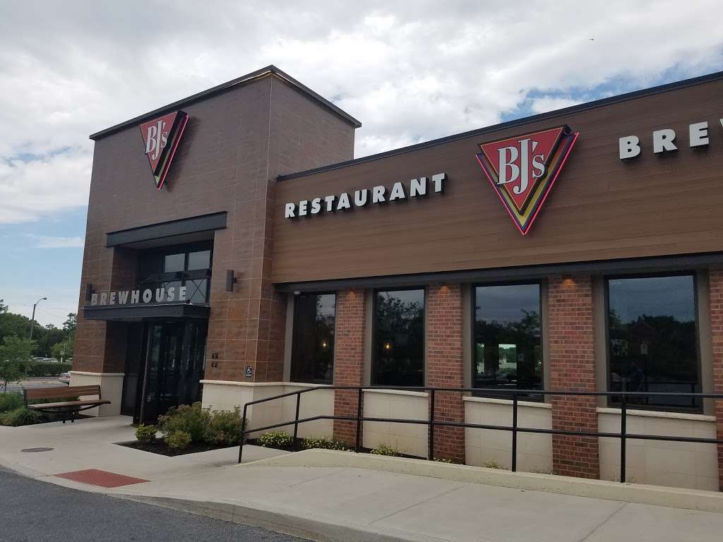 BJs Restaurant & Brewhouse | 925 Plaza Blvd, Lancaster, PA 17601, USA | Phone: (717) 320-8840