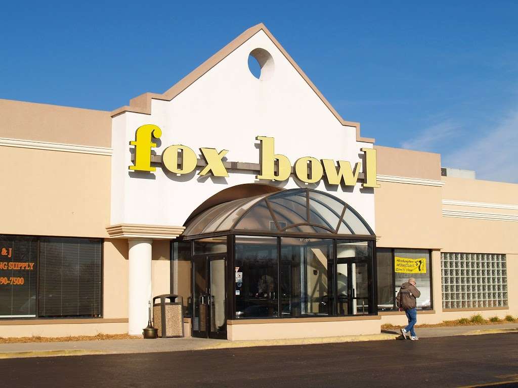 Fox Bowl | 1101 Butterfield Rd, Wheaton, IL 60189 | Phone: (630) 690-2400