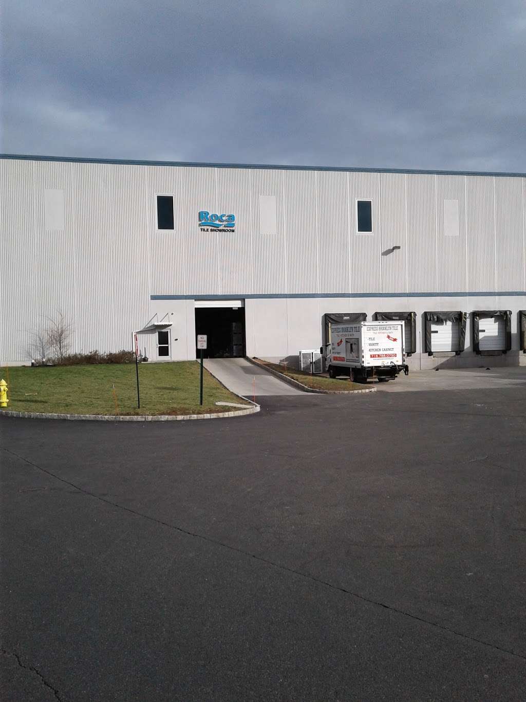 Roca USA Inc. New Jersey Warehouse | 8001 Industrial Avenue, Carteret, NJ 07008 | Phone: (732) 953-3030