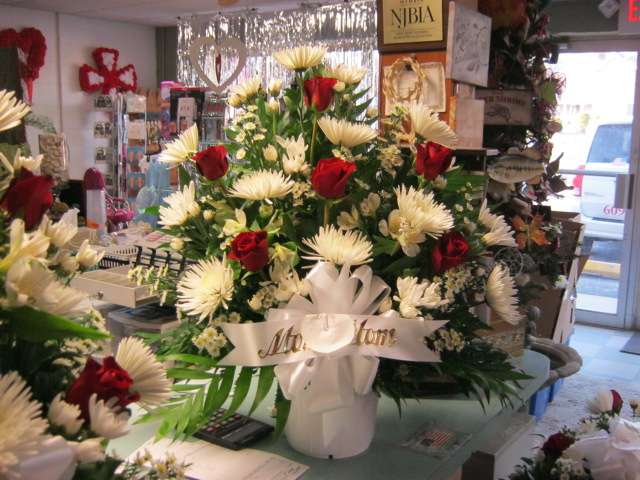 Heart to Heart Flower Shop | 137 Fishing Creek Rd, Cape May, NJ 08204, USA | Phone: (609) 886-5112