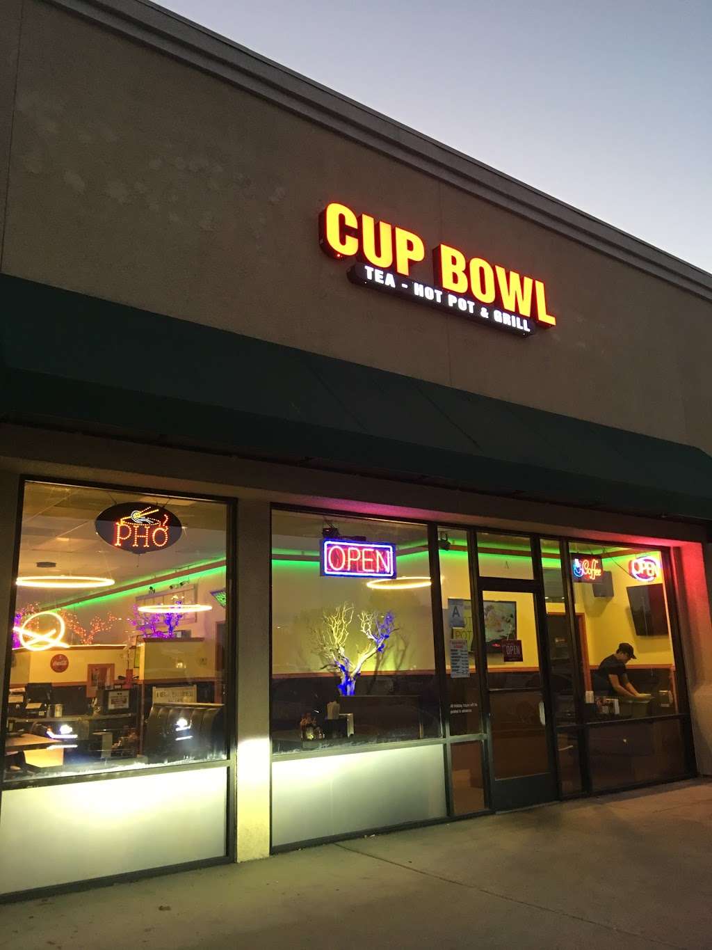 Cup Bowl Pho - Hot Pot & Tea | 2550 S Archibald Ave STE. A, Ontario, CA 91761, USA | Phone: (909) 930-1440